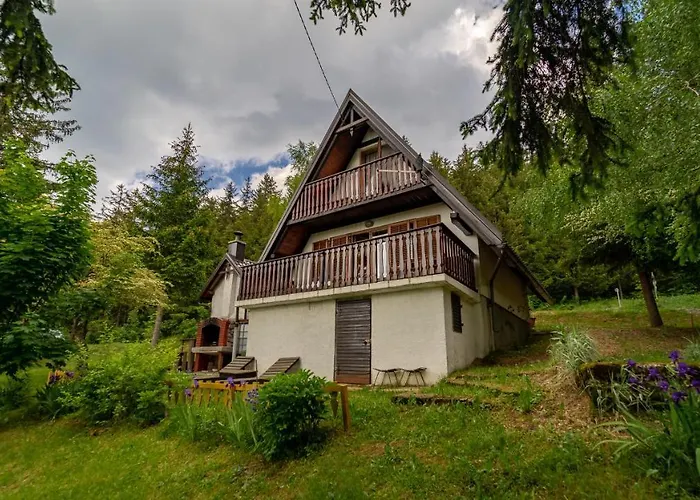Holiday House Nature